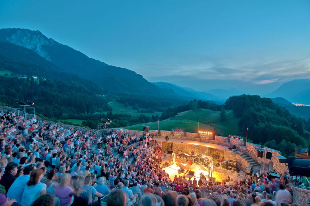 Aufführungen vor besonderer Kulisse - Heute wird die beeindruckende Burgarena für Festspielaufführungen genutzt. - © Region Villach Tourismus, Adrian Hipp Aufführungen vor besonderer Kulisse - Heute wird die beeindruckende Burgarena für Festspielaufführungen genutzt. - © Region Villach Tourismus, Adrian Hipp