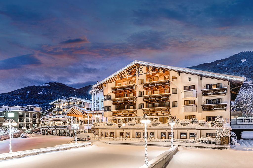 Wohlfühlhotel Schiestl - Fügenberg im Zillertal - Tirol - Das Wohlfühlhotel Schiestl strahlt im Winter Heimeligkeit und ein echtes Zuhause-Gefühl aus. - © Wohlfühlhotel Schiestl Wohlfühlhotel Schiestl - Fügenberg im Zillertal - Tirol - Das Wohlfühlhotel Schiestl strahlt im Winter Heimeligkeit und ein echtes Zuhause-Gefühl aus. - © Wohlfühlhotel Schiestl