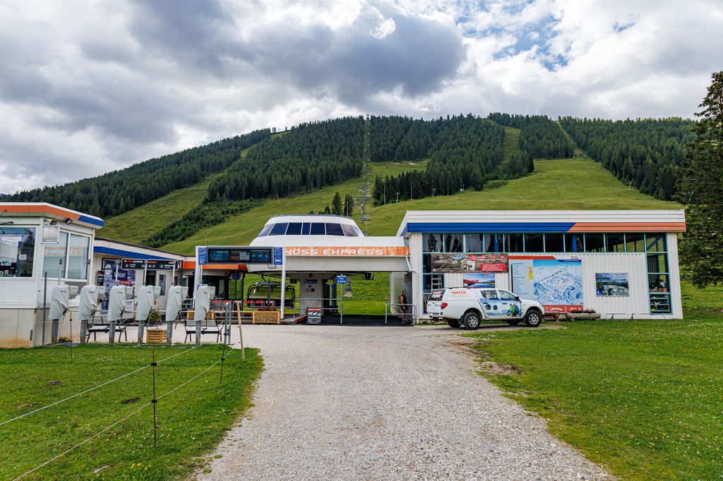 Talstation Höss-Express - Die Talstation vom Höss-Express liegt an den Hutterer Böden in Hinterstoder. - © alpintreff.de - Christian Schön