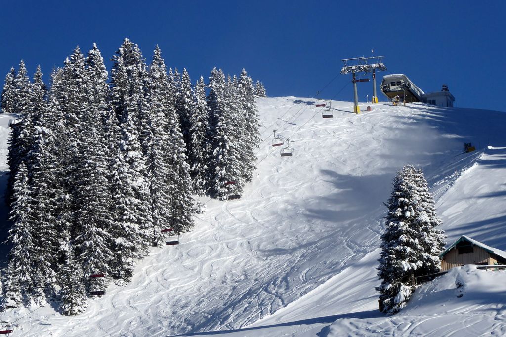 Schöne Aussichten - Die Sonnalmbahn stammt bereits aus dem Jahr 1993 und war die erste große Modernisierung im Skigebiet Berwang-Bichlbach. - © Bergbahnen Berwang Schöne Aussichten - Die Sonnalmbahn stammt bereits aus dem Jahr 1993 und war die erste große Modernisierung im Skigebiet Berwang-Bichlbach. - © Bergbahnen Berwang