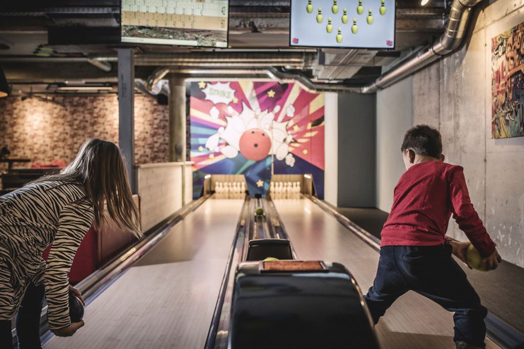 playfactory Mia Alpina Zillertal - Bowling macht der ganzen Familie Spaß. - © Mia Alpina Zillertal