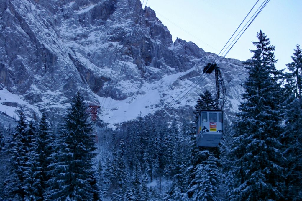 Winter-Eindrücke alte Eibsee-Seilbahn - Nun folgen einige Winter-Impressionen von der alten Eibsee-Seilbahn in Grainau. - © alpintreff.de - Christian Schön