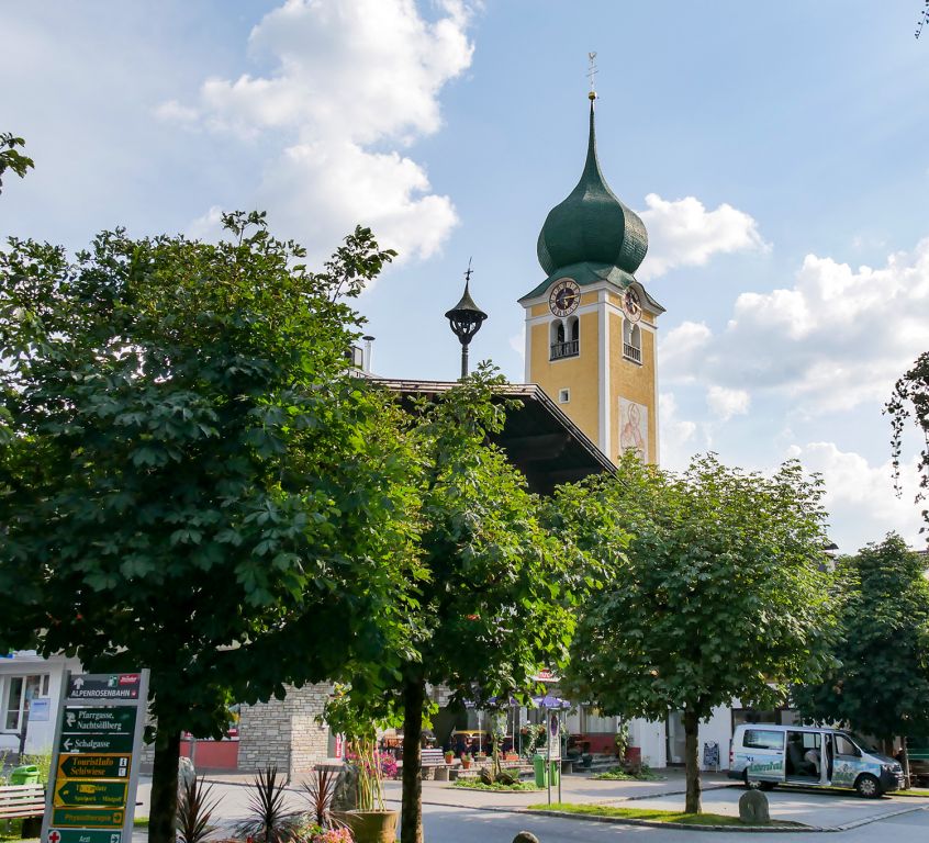 Westendorf im Brixental - Die Kirche ist der Mittelpunkt des Dorfes. - © alpintreff.de - Christian Schön