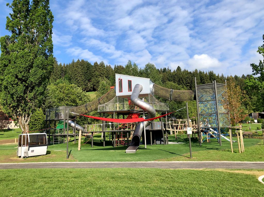 Oberstaufen PARK - Oberstaufen - Der modern und angenehm gestaltete Oberstaufen PARK bietet viele Erholungs- und Spielmöglichkeiten. - © Oberstaufen Tourismus