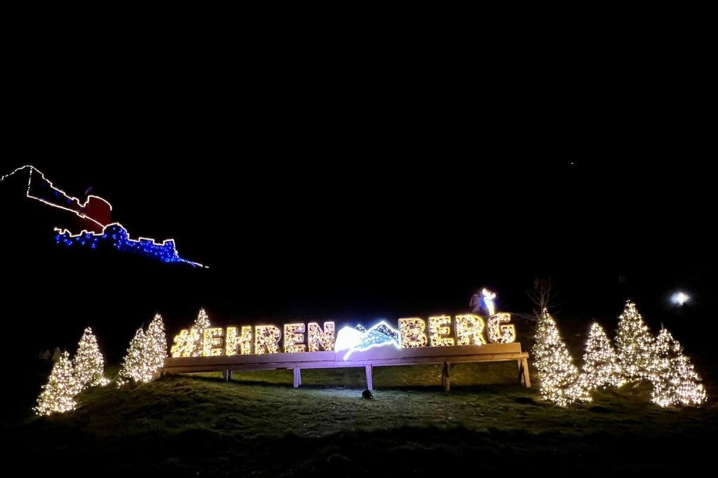 LUMAGICA Ehrenberg 2022/23 - Reutte in Tirol - Auf der Burg Ehrenberg in Reutte in Tirol findet zwischen dem 25. November 2022 und 23. Februar 2023 eine ganz besondere Lichtershow statt. die LUMAGICA.
- © Renate Carre / allgaeu_origini auf Instagram LUMAGICA Ehrenberg 2022/23 - Reutte in Tirol - Auf der Burg Ehrenberg in Reutte in Tirol findet zwischen dem 25. November 2022 und 23. Februar 2023 eine ganz besondere Lichtershow statt. die LUMAGICA.
- © Renate Carre / allgaeu_origini auf Instagram
