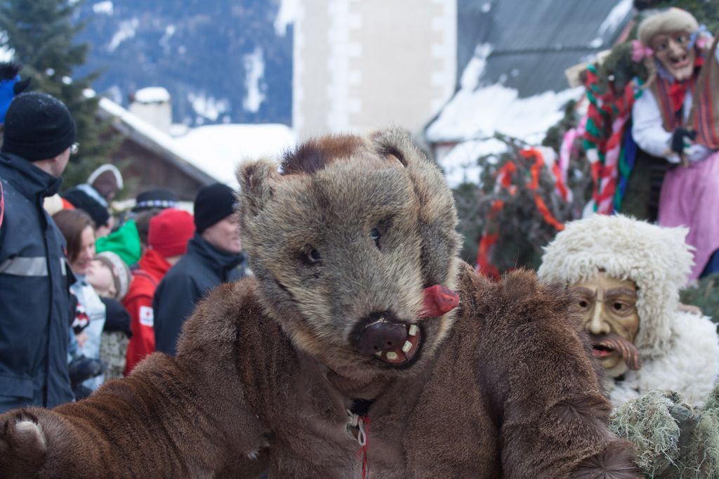 Blochziehen Fiss  - Es gibt festgelegte Rituale und Zeiten, deren Höhepunkt das Blochziehen im Januar ist.  - © Serfaus-Fiss-Ladis Marketing GmbH, Andreas Kirschner