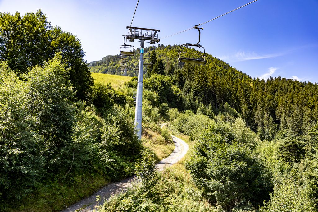 Streckenlänge Gaisberg - Die Streckenlänge vom Gaisberg-Sessellift beträgt 1.525 Meter. Dabei überwindet er 435 Höhenmeter. - © alpintreff.de - Silke Schön