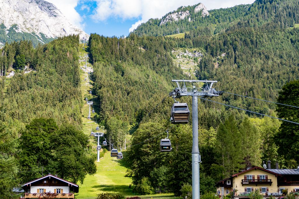 Aussichtsreich - Entsprechend schöne Aussichten hast Du, die Du während der 5-minutigen Fahrzeit genießen darfst. - © alpintreff.de - Christian Schön Aussichtsreich - Entsprechend schöne Aussichten hast Du, die Du während der 5-minutigen Fahrzeit genießen darfst. - © alpintreff.de - Christian Schön