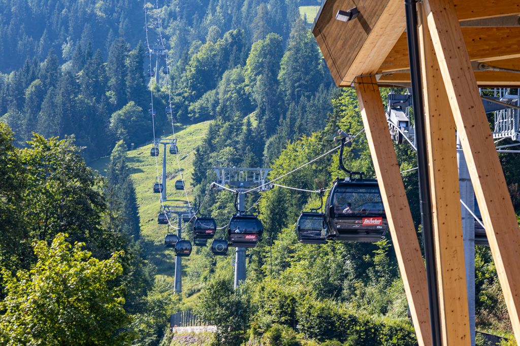 Blick auf die Hexenwasserbahn - Die Strecke der Hexenwasserbahn ist 1.830 Meter lang.  - © alpintreff.de - Silke Schön