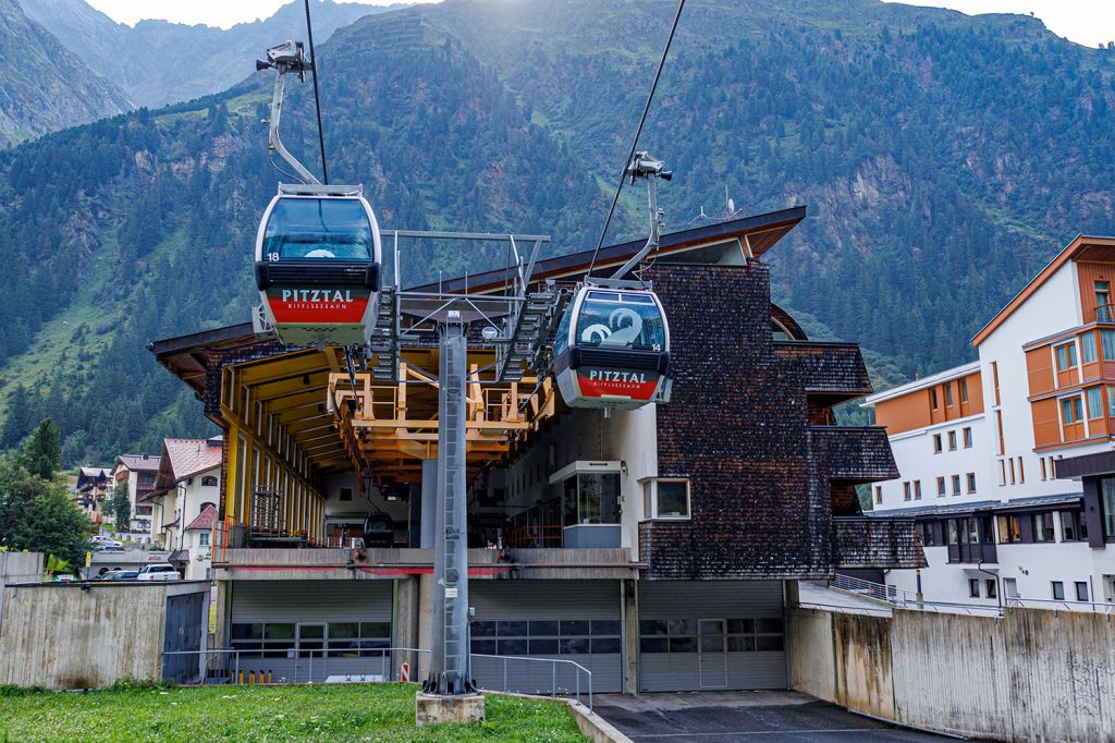 Höhe Talstation Rifflseebahn - Die Talstation der Rifflseebahn liegt bereits auf einer Seehöhe von 1.680 Metern. - © alpintreff.de - Christian Schön