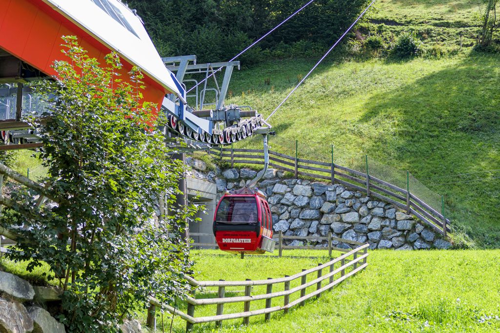 Kurze Fahrt - Während der ungefähr vier Minuten langen Fahrt legst Du einen Höhenunterschied von fast 600 Metern zurück. - © alpintreff.de - Christian Schön