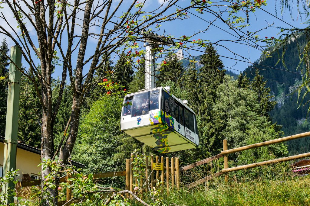 Einschweben - Die aktuelle Technik stammt aus den 90er Jahren. - © alpintreff.de - Christian Schön