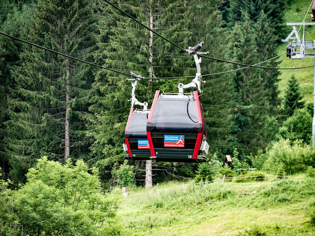 Beliebtes Gebiet - Mittlerweile erfreut sich das Hahnenkamm-Gebiet aufgrund einiger Modernisierungen aber sowohl im Sommer als auch im Winter großer Beliebtheit.  - © alpintreff.de - Christian Schön