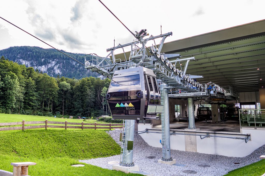 Schöne Lage - Die Jennerbahn liegt direkt am schönen Königssee im Berchtesgadener Land. Es ist eine Einseilumlaufbahn. - © alpintreff.de - Christian Schön