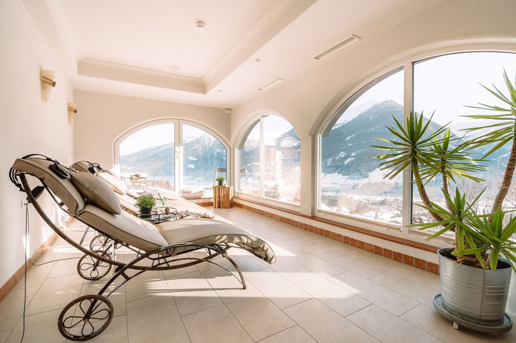 Wellness Hotel BergBaur - ... und ein Ruheraum mit traumhafter Aussicht. - © Verwolf, Hotel BergBaur