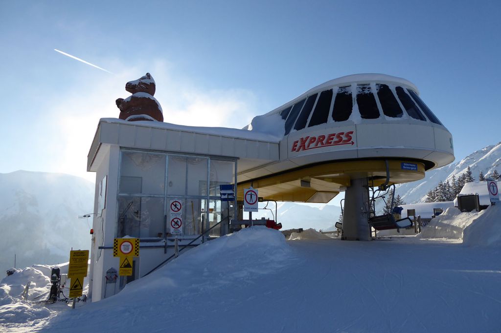 Fahrzeit Sonnalmbahn - Für die 1.197 Meter lange Strecke wird eine Fahrtzeit von ungefähr vier Minuten eingeplant. - © Bergbahnen Berwang Fahrzeit Sonnalmbahn - Für die 1.197 Meter lange Strecke wird eine Fahrtzeit von ungefähr vier Minuten eingeplant. - © Bergbahnen Berwang