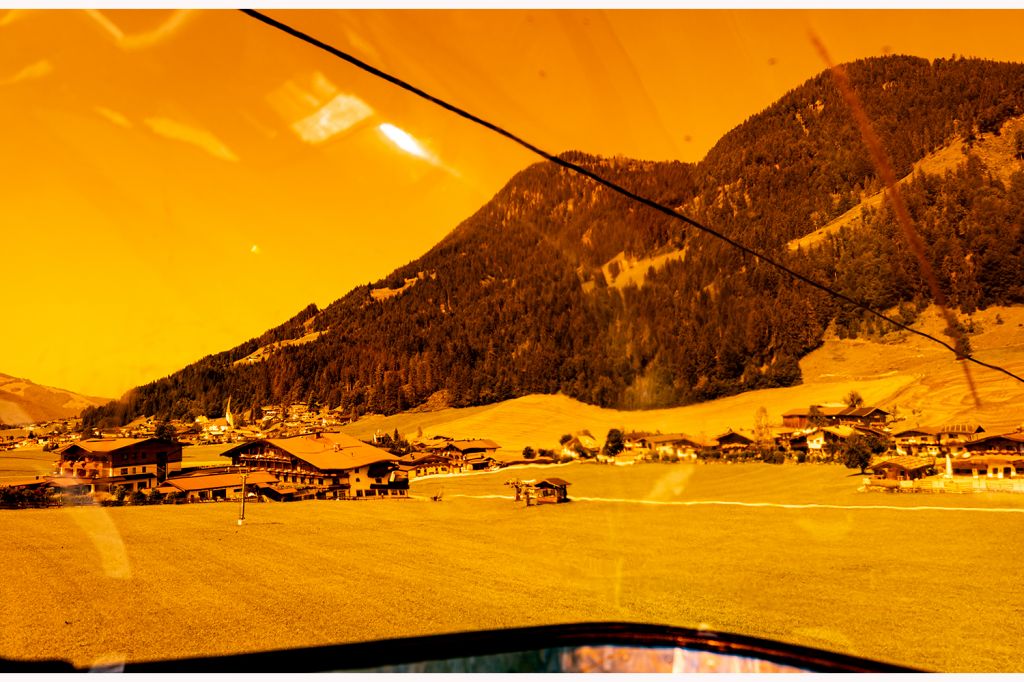 Bubble-Ausblick - So sieht der Blick nach hinten durch die orange Bubble aus. - © alpintreff.de - Silke Schön