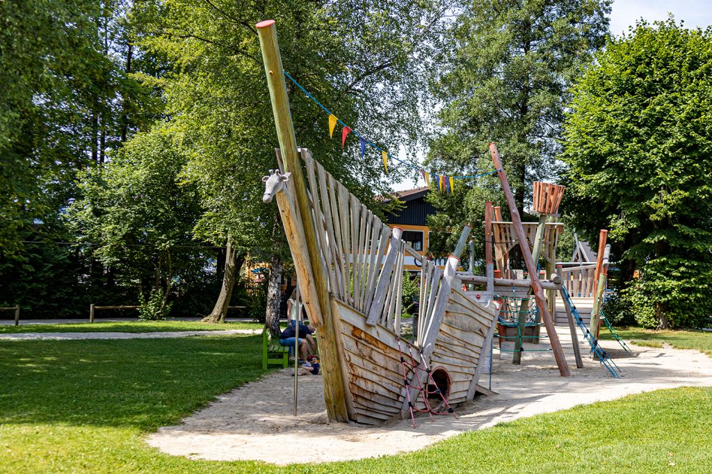 Spielplatz im Almeida Park - Die Kinder toben derweil auf dem Spielplatz. - © alpintreff.de - Christian Schön