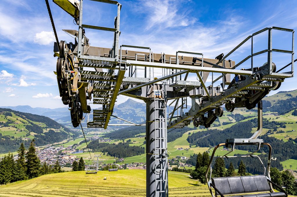 Stütze Gaisberg - Die kuppelbare Sesselbahn stammt aus dem Jahr 2003.  - © alpintreff.de - Silke Schön
