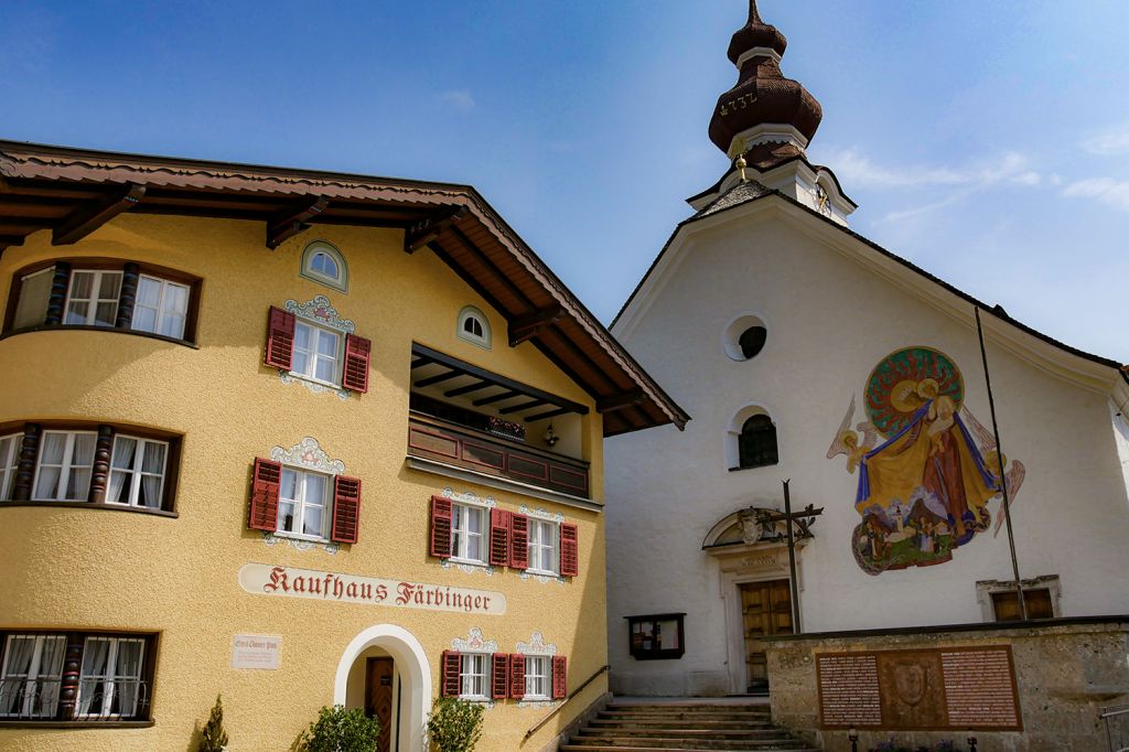 Die Pfarrkirche - Die katholische Pfarrkirche stammt aus dem Mittelalter. - © alpintreff.de - Christian Schön