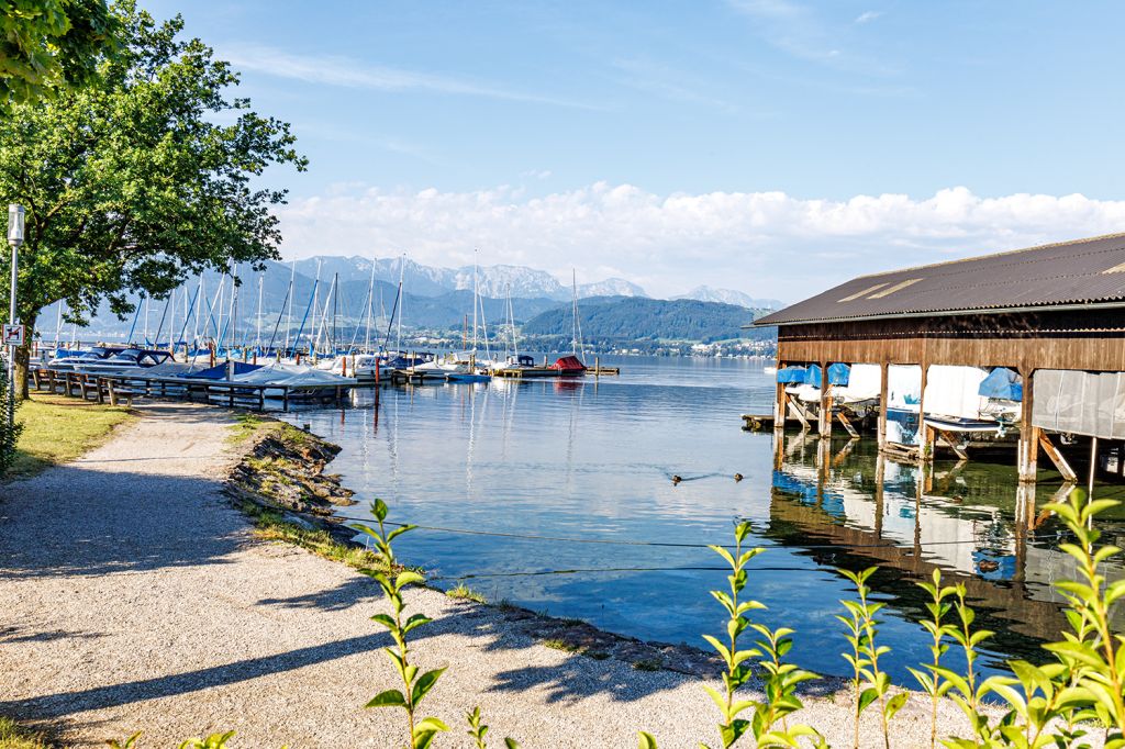 Bilder vom Traunsee - Oberösterreich - Die maximale Tiefe des Traunsees liegt bei 191 Metern. - © alpintreff.de - Christian Schön Bilder vom Traunsee - Oberösterreich - Die maximale Tiefe des Traunsees liegt bei 191 Metern. - © alpintreff.de - Christian Schön