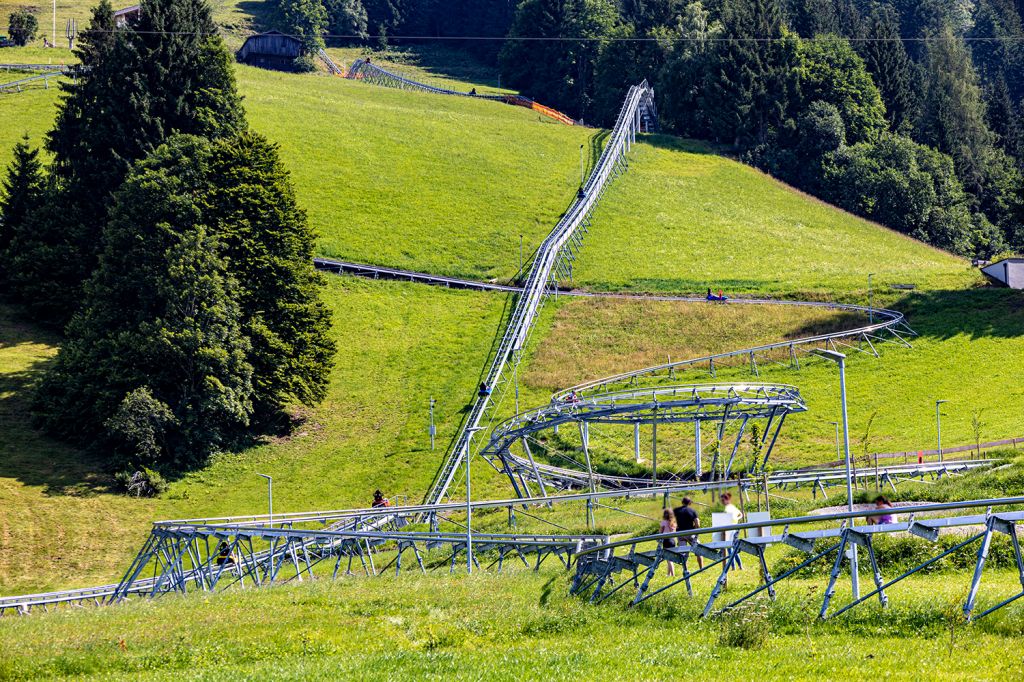 Drachenflitzer - Der Alpine Coaster "Drachenflitzer" ist besonders beliebt (einige Attraktionen im Drachental kosten, darunter der Drachenflitzer). - © alpintreff.de - Silke Schön