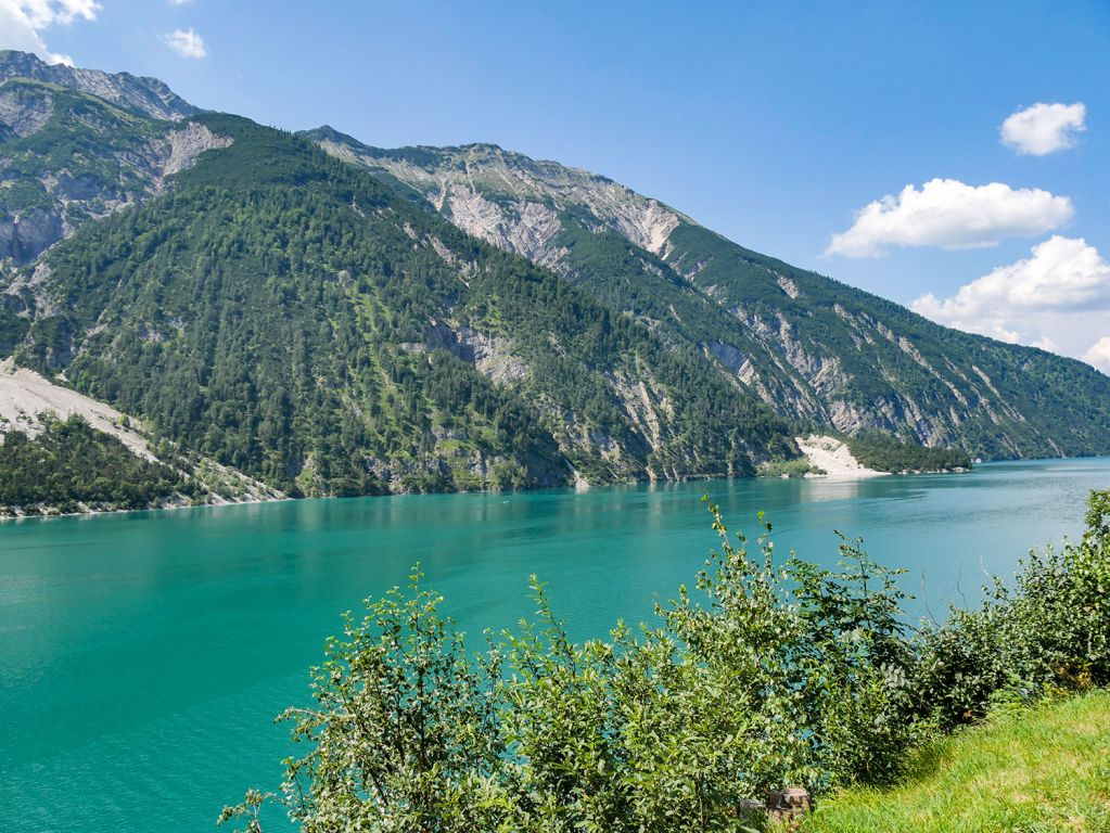 Achensee - Tirol - Anliegende Orte sind Wiesing, Maurach, Pertisau und Achenkirch.  - © alpintreff.de - Christian Schön