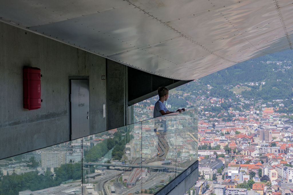 Herrliche Ausblicke - Von hier kannst Du Dir die Skispringer noch näher anschauen.  - © alpintreff.de - Christian Schön