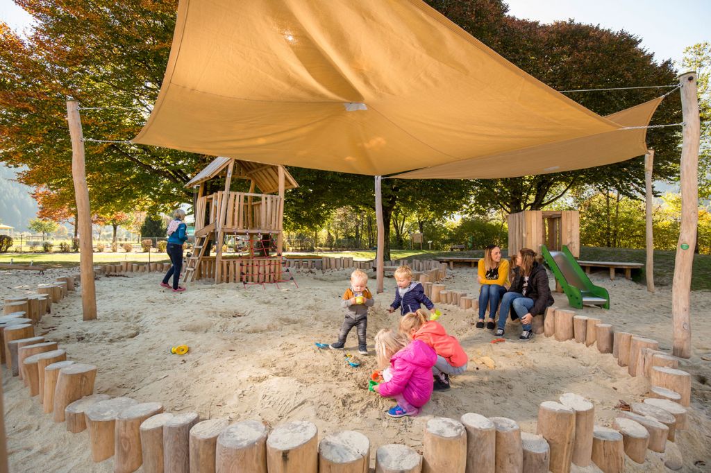Freizeitpark - Zell am Ziller - Sonnengeschützte Sandspielplätze mögen die Kleinsten. - © Freizeitpark Zell am Ziller