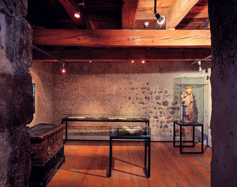 Museum - Kitzbühel - Im romanischen Stadtturm bietet das Museum Einblicke in die 750-jährige Stadtgeschichte - © E. Hueber, Wien