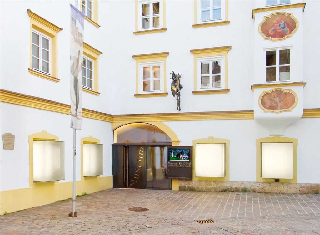Museum - Kitzbühel - Hinter der barocken Fassade des 18. Jahrhunderts befindet sich das Museum Kitzbühel Sammlung Alfons Walde inmitten der Kitzbüheler Altstadt.  - © Lazzari, Kitzbühel