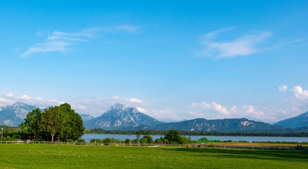 Hopfensee - Blauer Himmel, grüne Wiesen... ein Urlaubstraum.  - © alpintreff.de - Christian Schön