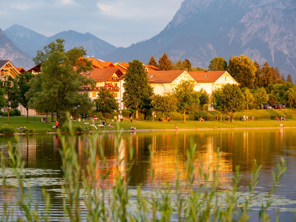 Hopfensee - Die Abendsonne zaubert ein besonderes Flair. - © alpintreff.de - Christian Schön