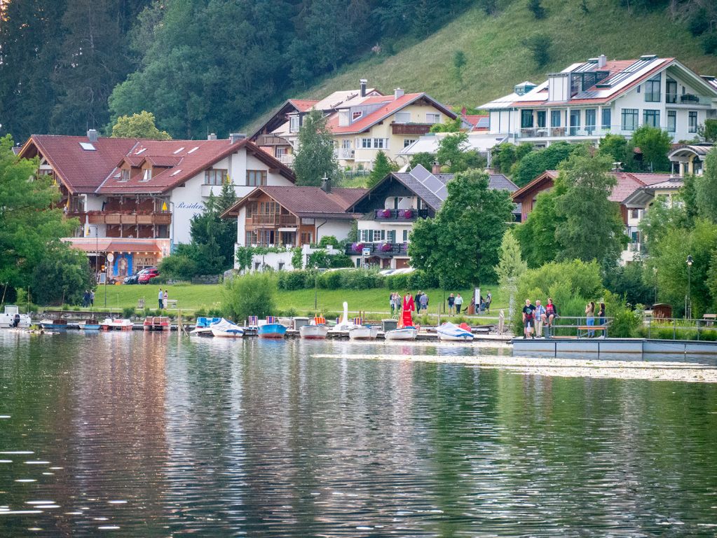 Hopfensee - Im Sommer (also, wenn kein Corona ist ;-) ) ist der Hopfensee gut besucht. - © alpintreff.de - Christian Schön