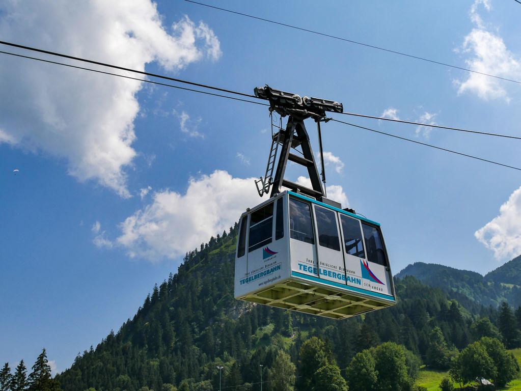 Tegelbergbahn  - Die Seilbahnstütze ist 38 Meter hoch.  - © alpintreff.de - Christian Schön