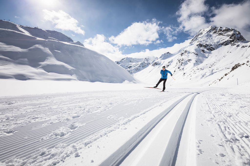 Skigebiet Rifflsee - Pitztal - Auf ca. 2.200 Metern gibt es für Langlauffans über das alpine Angebot hinaus noch etwa 5 km Höhenloipen. - © Pitztaler Gletscherbahn GmbH & Co KG - Roland Haschka