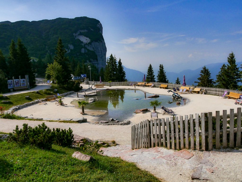 Triassic Beach - Im Bereich des Triassic Beach können die Kinder im Wasser spielen. - © alpintreff.de - Christian Schön