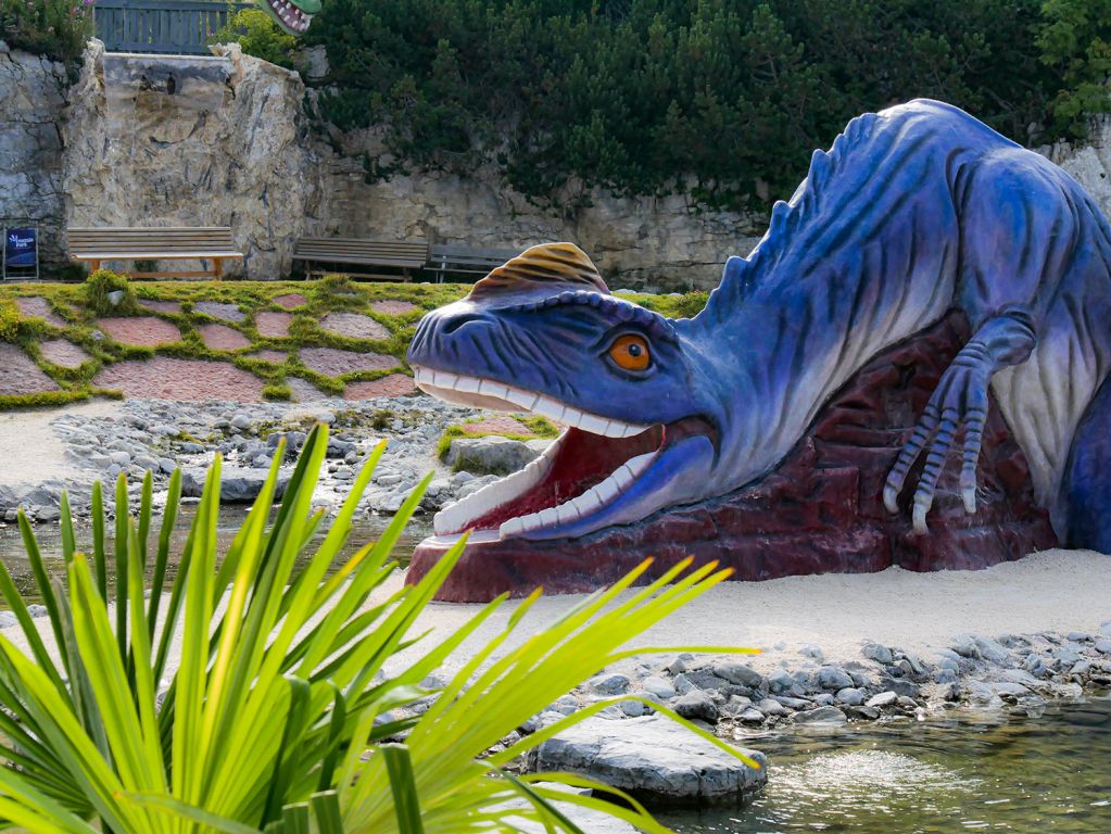 Jede Menge Dinos - ... auf dem Weg. Der Triassic Trail bringt Dir viel über die Urzeittiere bei.  - © alpintreff.de - Christian Schön