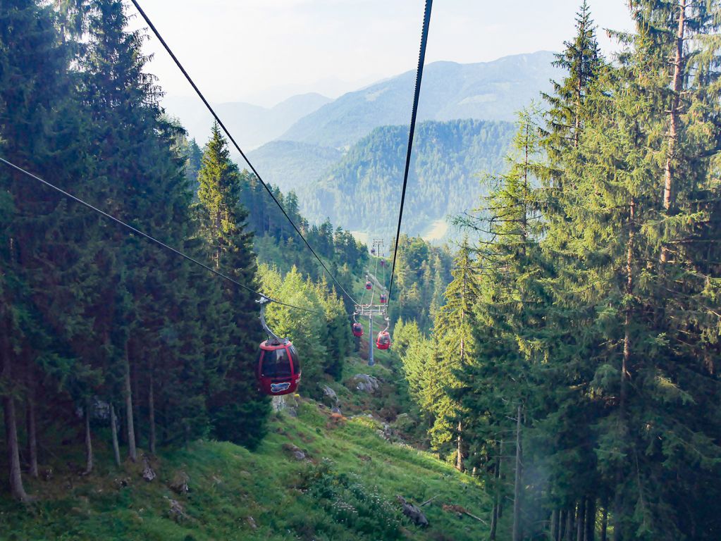Blick ins Tal - Nach unten sieht es dann so aus. - © alpintreff.de - Christian Schön Blick ins Tal - Nach unten sieht es dann so aus. - © alpintreff.de - Christian Schön