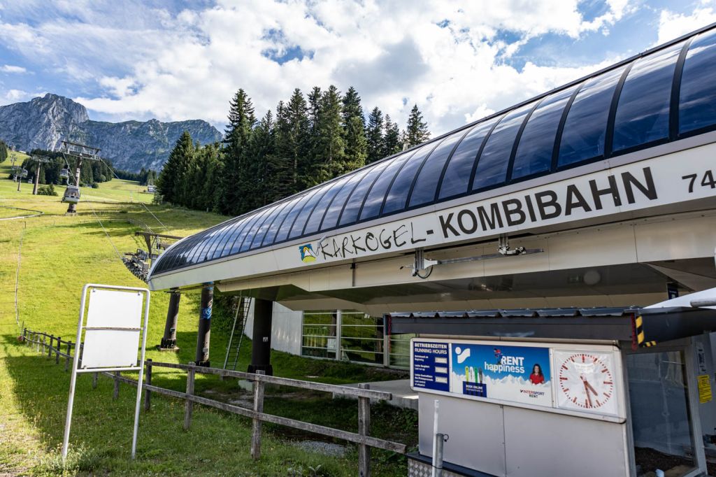 Bergbahn Abtenau - Die Kombibahn Karkogel wurde im Jahr 2005 in Abtenau errichtet. Sie ist die wichtigste Bahn im Skigebiet, der Rest sind Schlepplifte.  - © alpintreff.de - Christian Schön