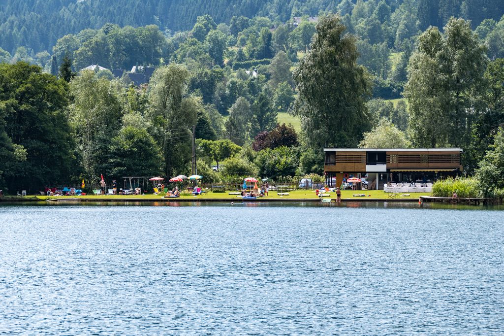 Afritzsee in Kärnten - An der südlichen Spitze des Sees gibt es ein weiteres Strandbad. - © alpintreff.de / christian Schön