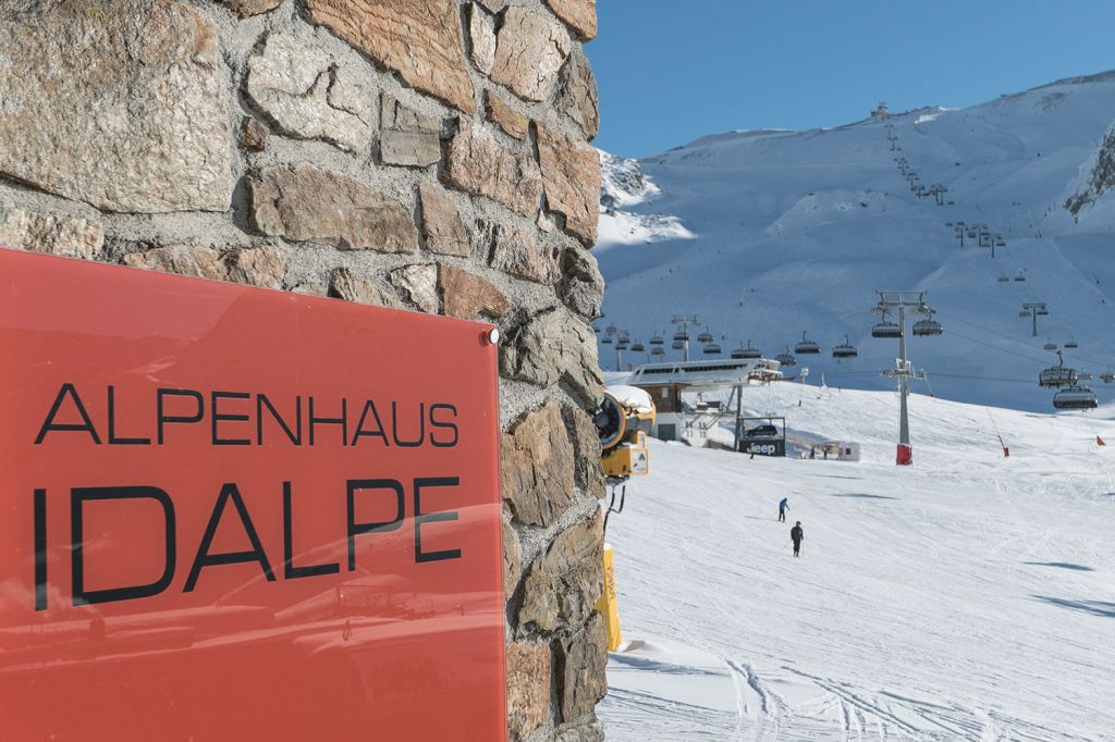 Alpenhaus - Idalp - Ischgl - Zentral direkt auf der Idalp, aber durch das Gebäude selbst vom ganz großen Troubel getrennt,gibt es eine tolle Atmosphäre. - © TVB Paznaun - Ischgl