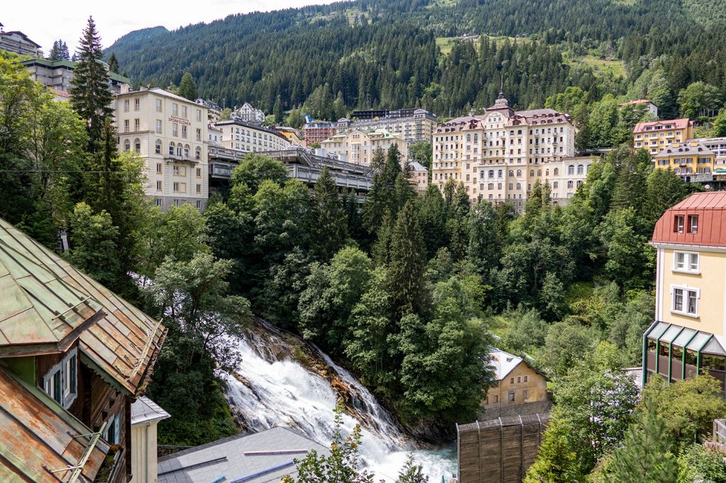 Bad Gastein - Der große Wasserfall zerteilt Bad Gastein. - © alpintreff.de / christian Schön