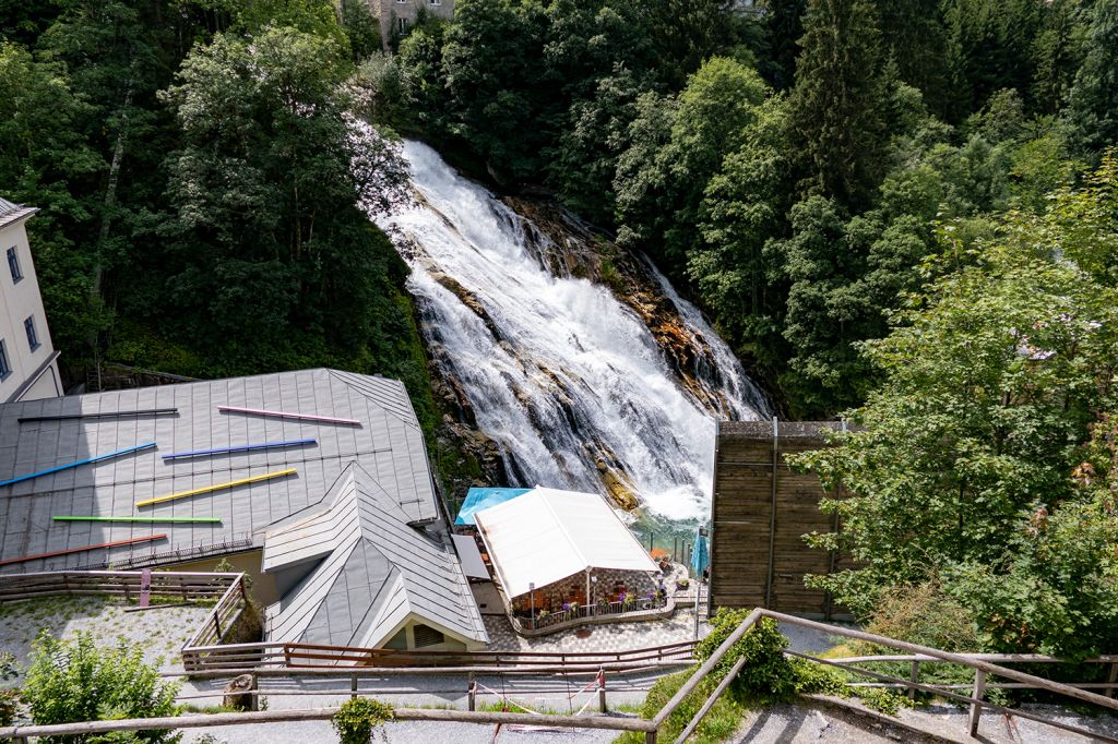 Bad Gastein - Der Wasserfall ist echt sehenswert und zieht sich über mehrere Etagen im Ort. - © alpintreff.de / christian Schön