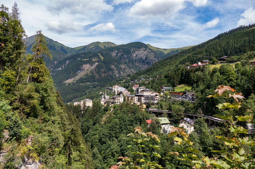 Bad Gastein - Und mit einem Panoramaausblick verabschieden wir uns dann von der kurzen Tour durch Bad Gastein. Aber macht euch am Besten mal selber ein Bild. Es lohnt sich! - © alpintreff.de / christian Schön