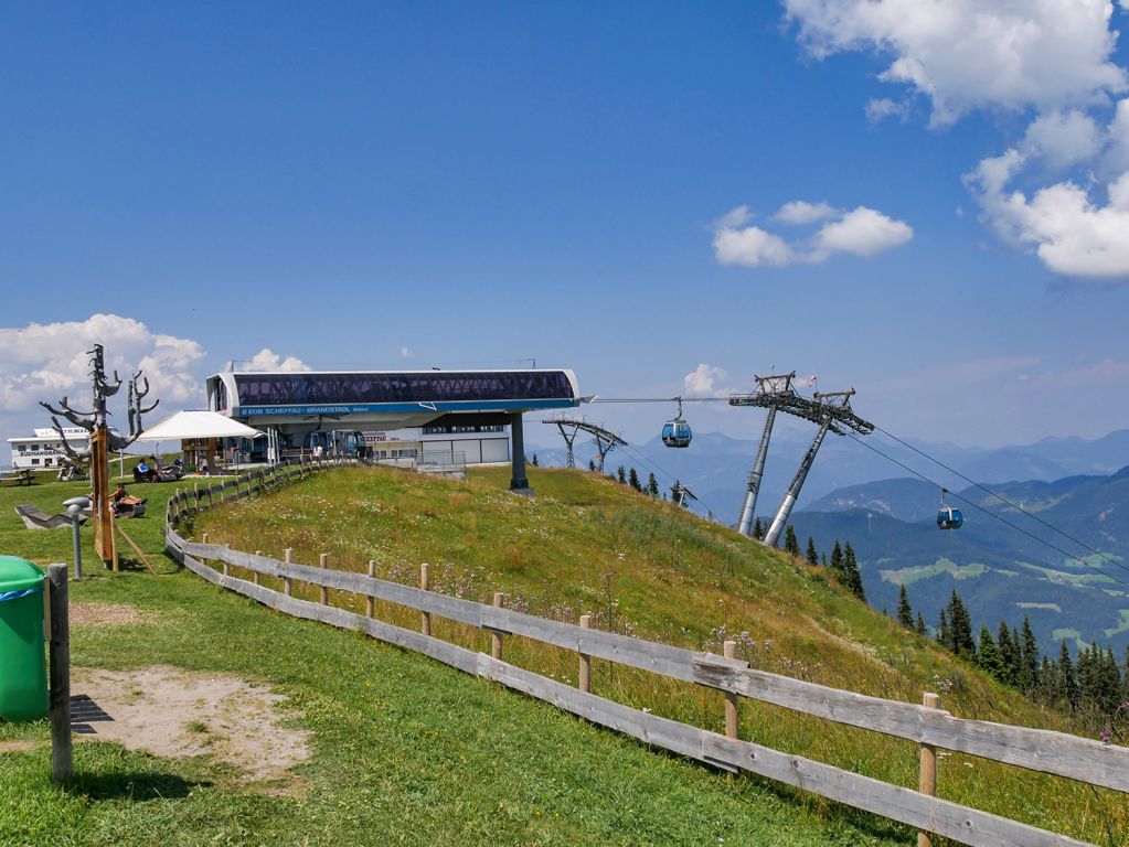 Brandstadl 8er EUB - Bergstation mit Blick Richtung Söll - © alpintreff.de / christian Schön Brandstadl 8er EUB - Bergstation mit Blick Richtung Söll - © alpintreff.de / christian Schön