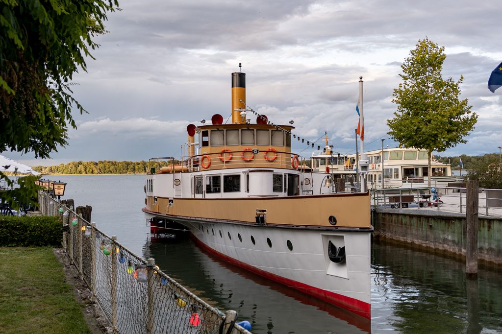 Chiemsee - Größter Stolz auf dem Chiemsee: Der Raddampfer Ludwig Fessler. - © alpintreff.de / christian Schön