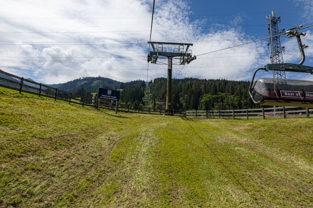 Star Jet 1 - Flachau - Bergbahn-Bilder - Zusätzlich werden im Regelfall die Wochenenden ab Pfingsten mit hinzugenommen.  - © alpintreff.de - Christian Schön