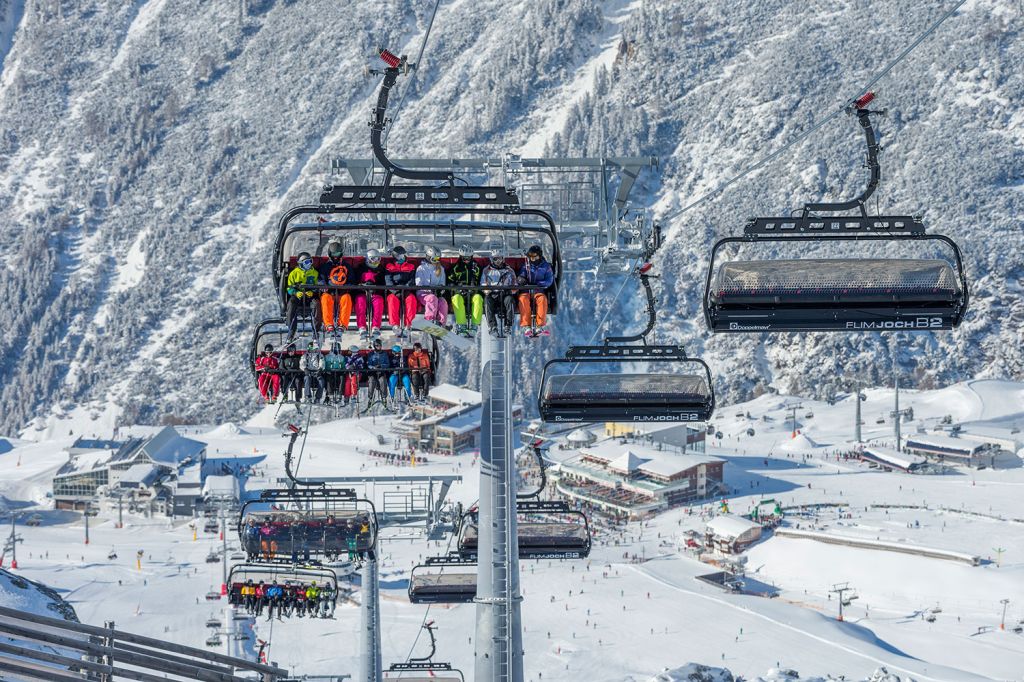 Flimjochbahn in Ischgl - Blick zur Idalp - Blick auf die Strecke der Flimjochbahn hinunter zur Idalp. - © TVB Paznaun - Ischgl