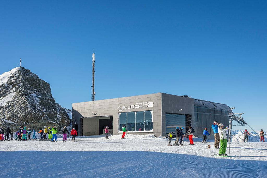 Flimjochbahn in Ischgl - Bergstation - Die Bergstation der Flimjochbahn von hinten. - © TVB Paznaun - Ischgl